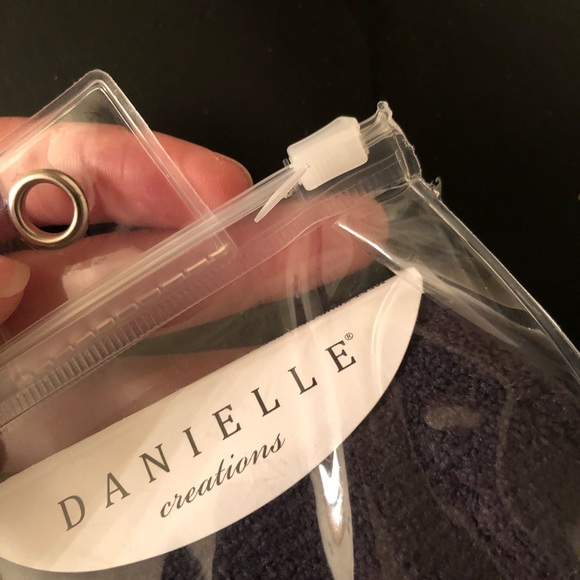 make up remover - Picture 3 of 3